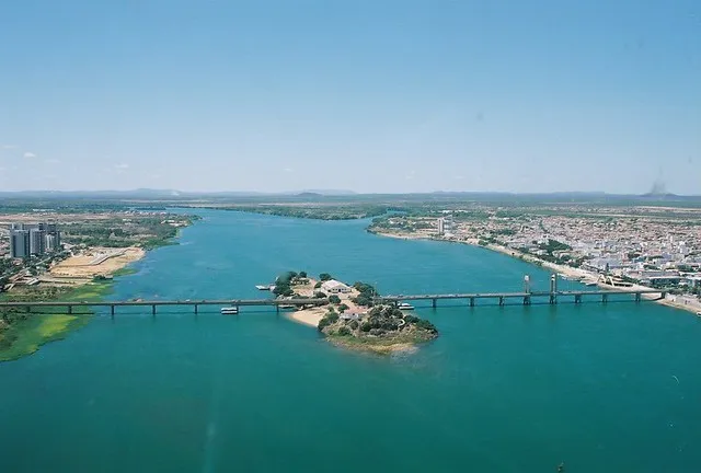 Rio fica na orla de Juazeiro