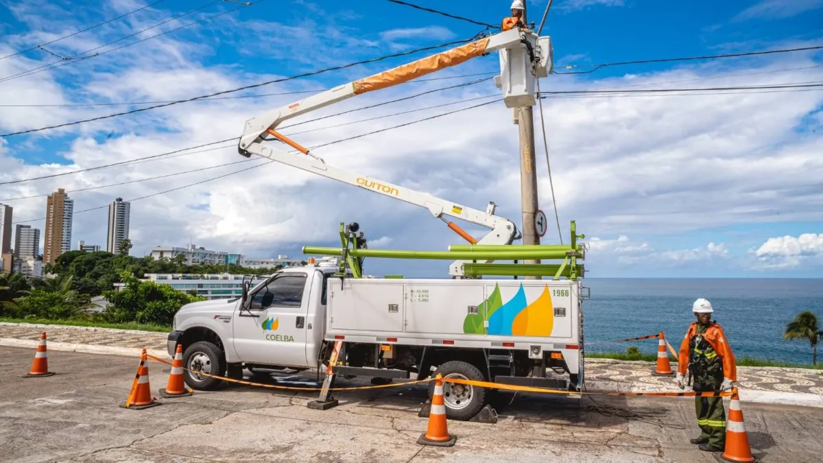 Interrupção de energia afetou diversos bairros de Salvador.