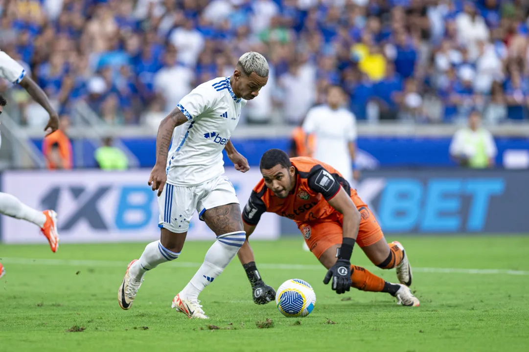 Lucas Arcanjo nada pôde fazer no gol marcado por Matheus Pereira