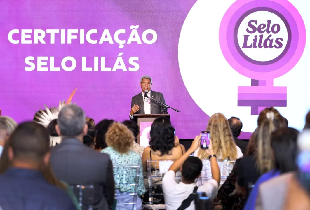 Durante a solenidade, Jerônimo foi recebido pela orquestra sinfônica Neojibá, composta apenas por mulheres