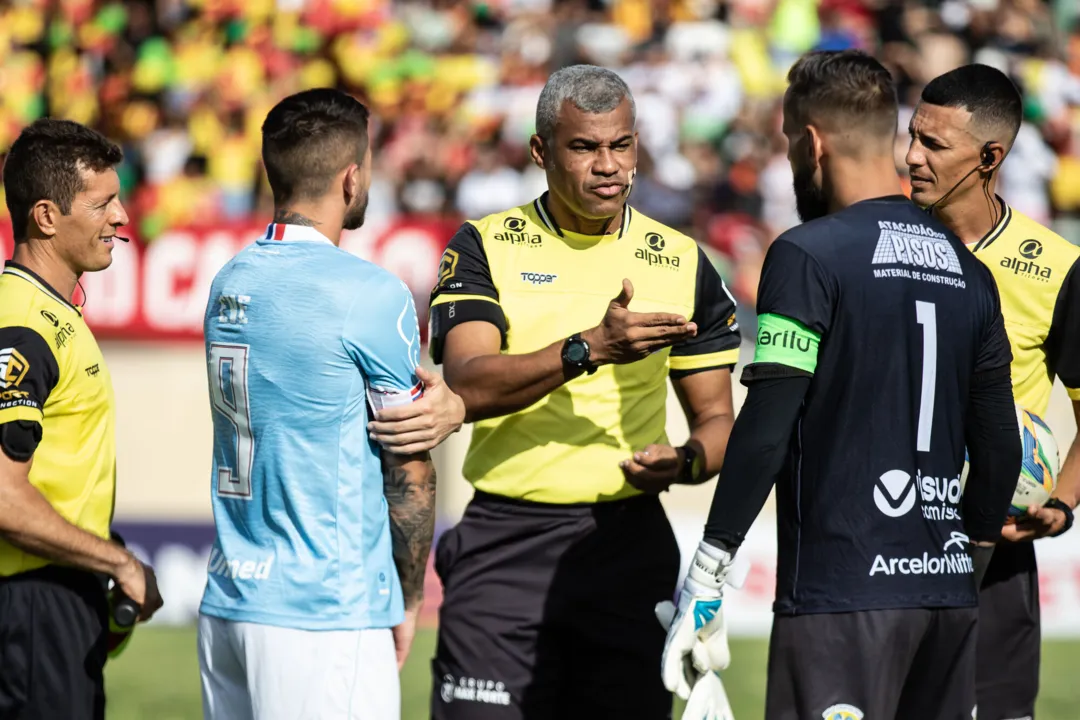 Reinaldo Silva de Santana, árbitro do confronto