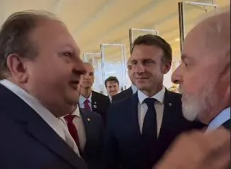 Lula, Érick Jacquin e Emmanuel Macron em encontro em Brasília