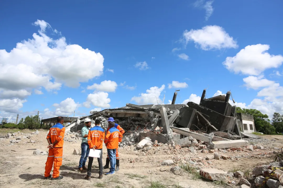 Ao todo três trabalhadores foram vítimas do soterramento, uma delas, fatal