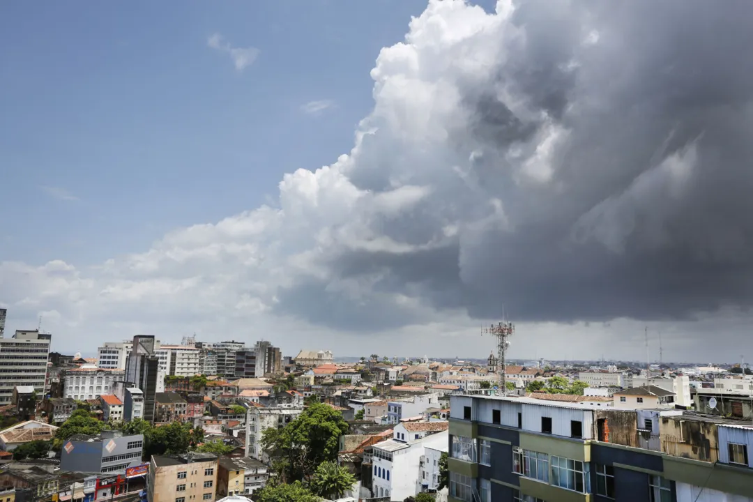 Salvador continuará com o tempo fechado no fim de semana