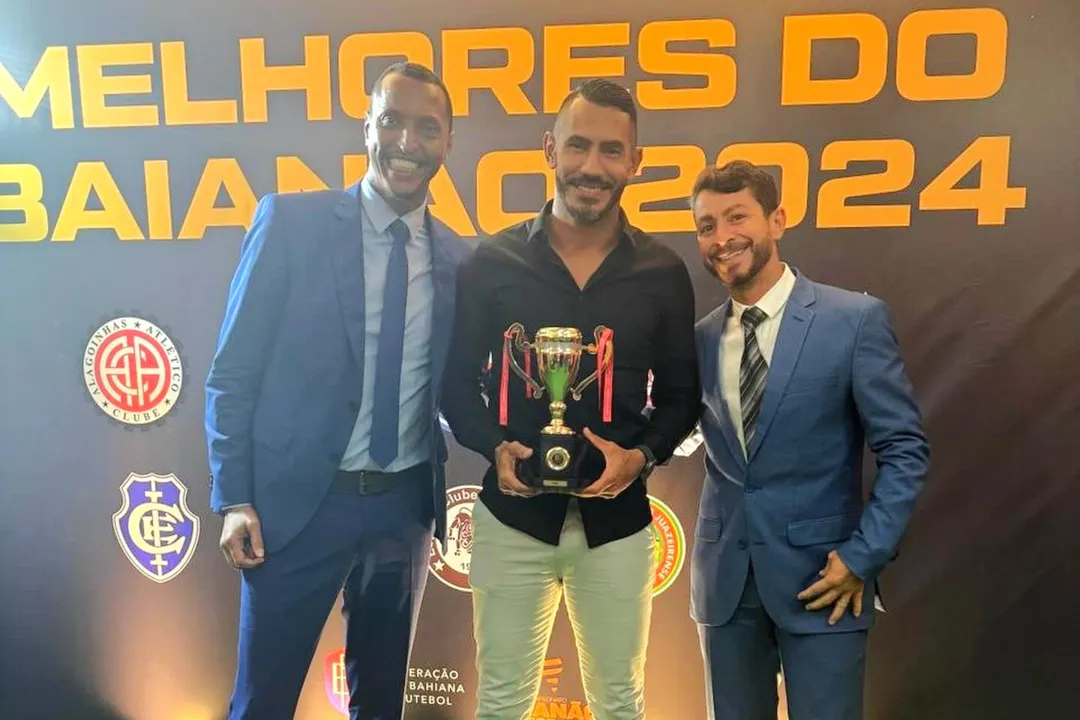 André Santos (à esq), Thiago Passos e Ehler Pessoa (à dir)