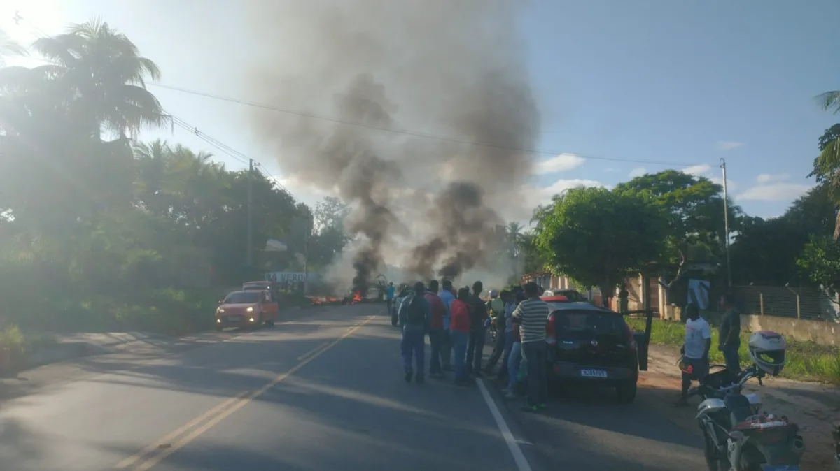 A manifestação ocorre para reivindicar a instalação de quebra-molas