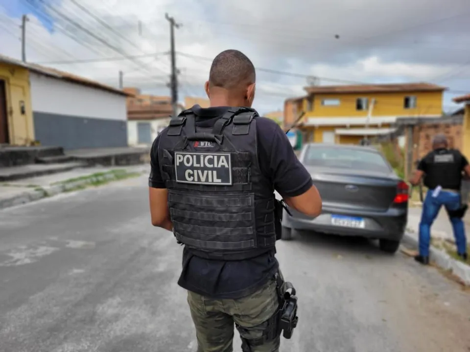 Mulher estava em outra residência