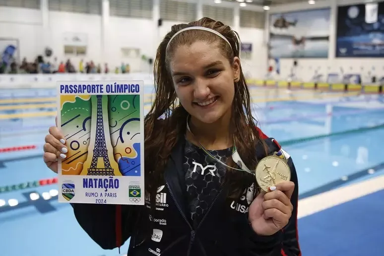 Maria Fernanda Costa bateu recorde sul-americano nos 200m livre feminino