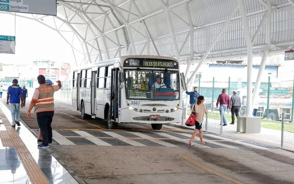 Horários e itinerários estão mantidos