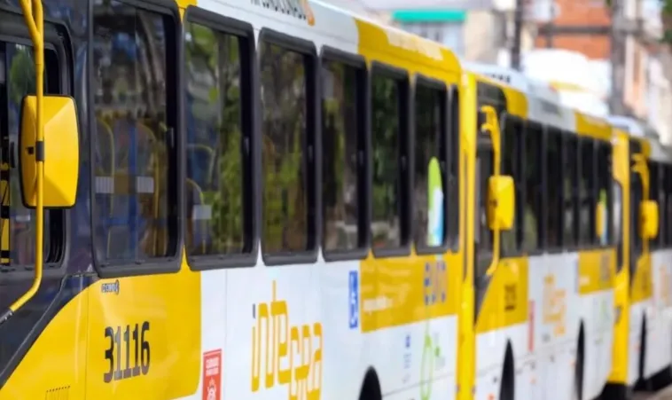 Os coletivos estavam seguindo até o Largo do Penacho Verde e, com a retomada, seguem até o final de linha do bairro