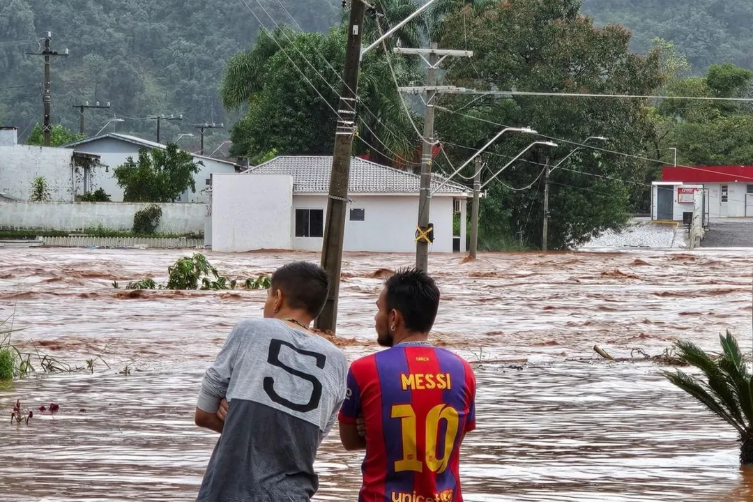 Processo começou pelos portões 3 e 4, localizados na altura do pórtico centra