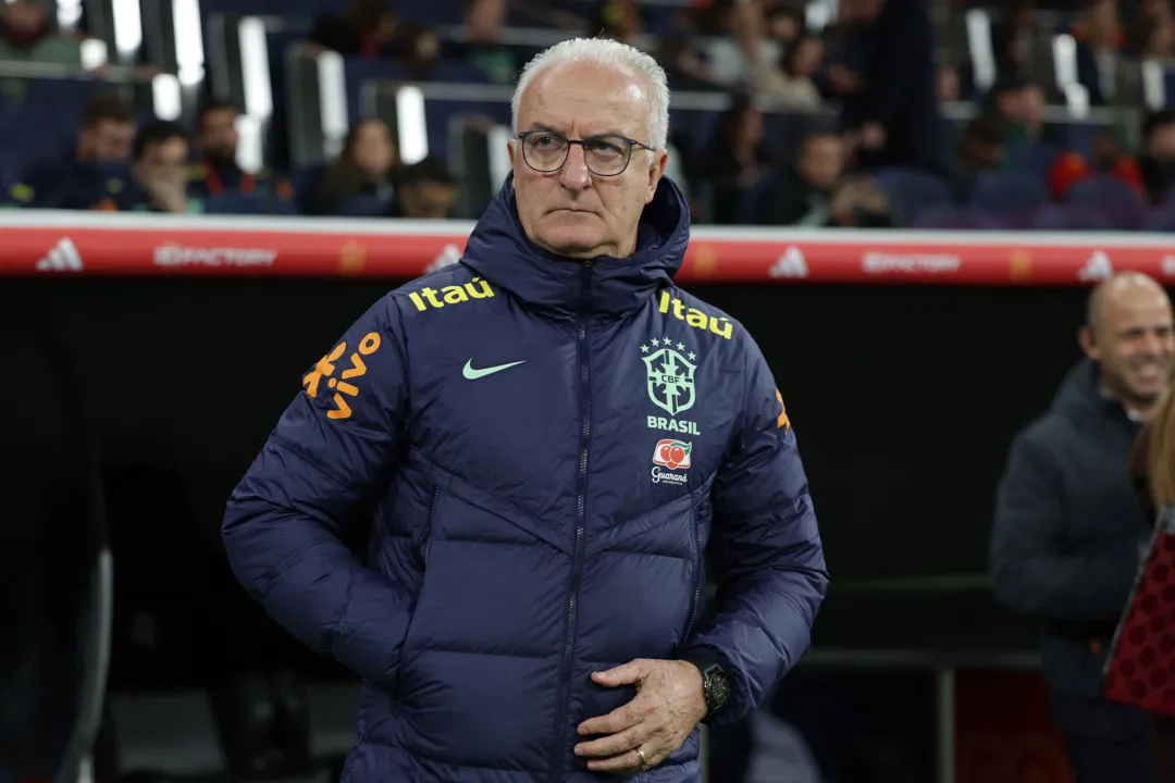 Dorival Júnior estará no Barradão para acompanhar Vitória e Palmeiras