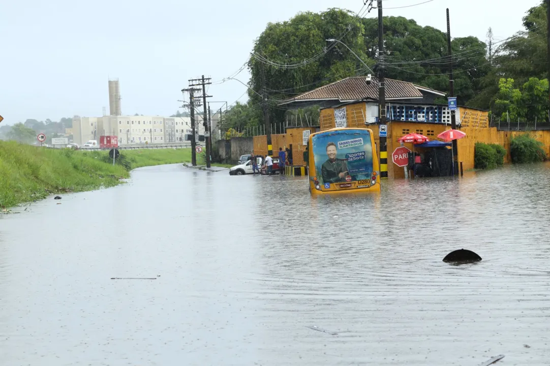 Fortes chuvas afetaram Salvador nesta quarta feira