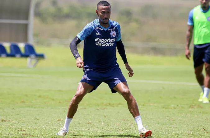 Ademir no treino desta segunda-feira, 18.