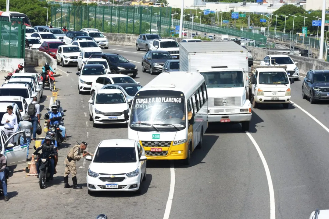 1.800 rodoviários aderiram ao movimento