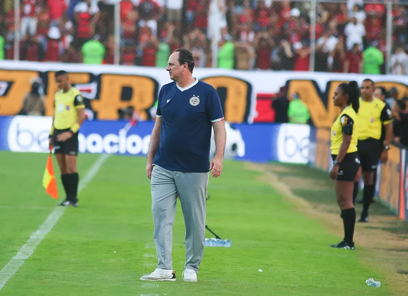 Técnico foi alvo de críticas da torcida do Bahia após derrota de virada para o Vitória