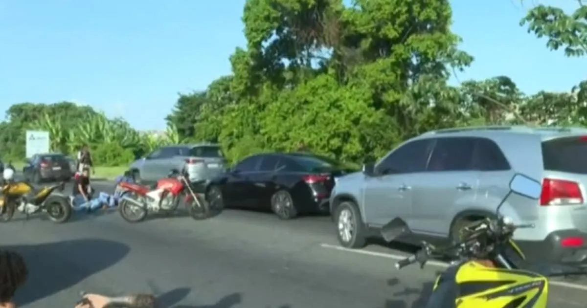 Colisão teria envolvido quatro veículos, sendo três motos e um carro de passeio