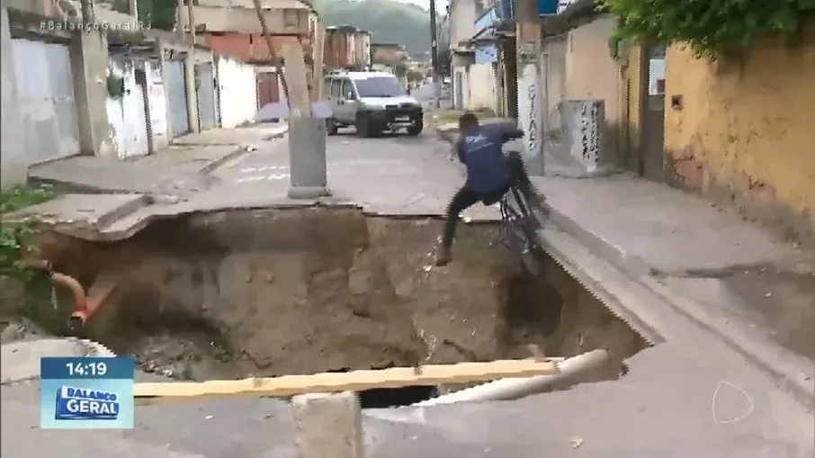 Ciclista estava indo para o trabalho