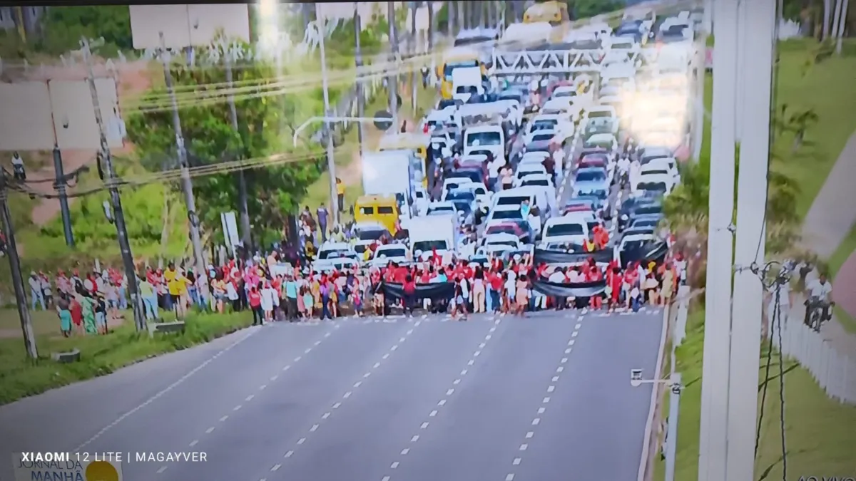 Grupo fecha a pista totalmente na altura do Parque de Exposições