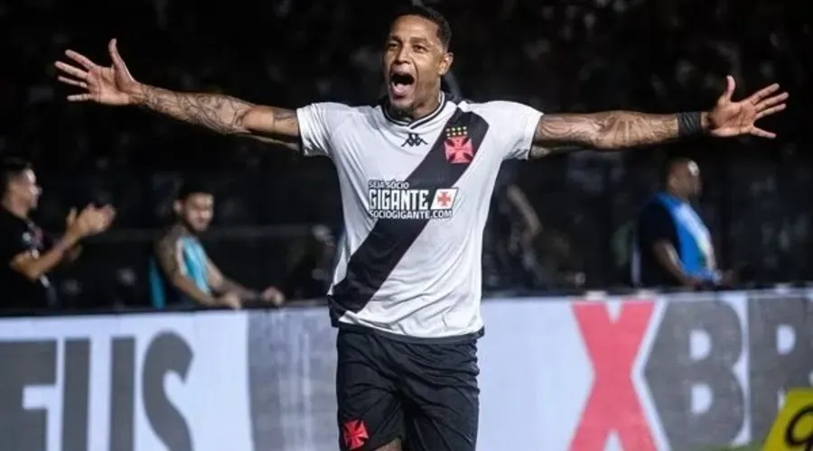 Atualmente emprestado ao Vasco da Gama pelo Internacional