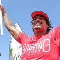 Medina se classifica às quartas de final no circuito mundial de surfe imagem