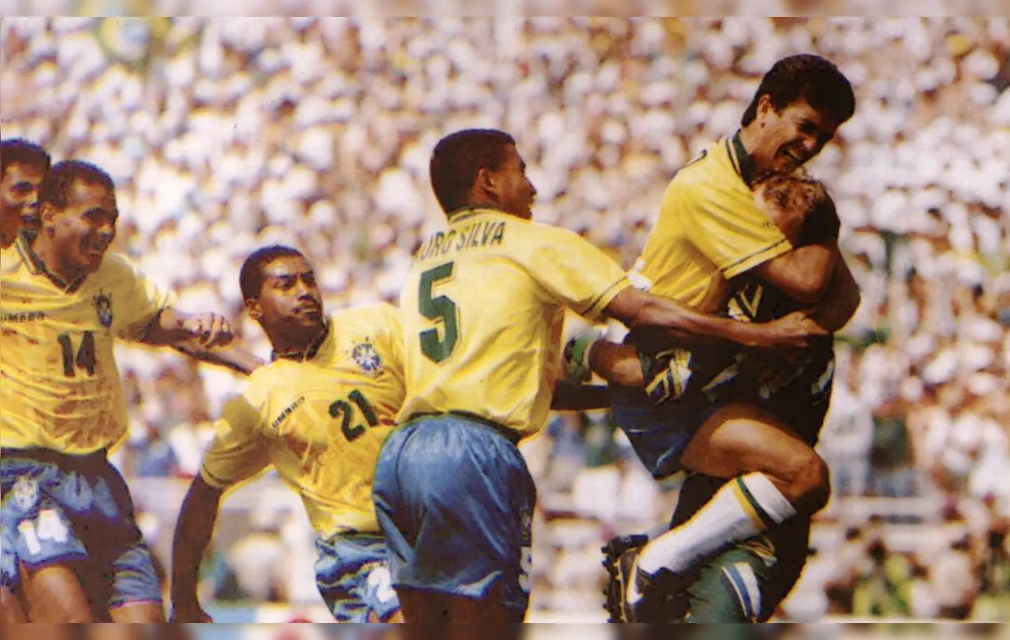 Bebeto foi dupla de ataque com Romário pela Seleção Brasileira em 1994