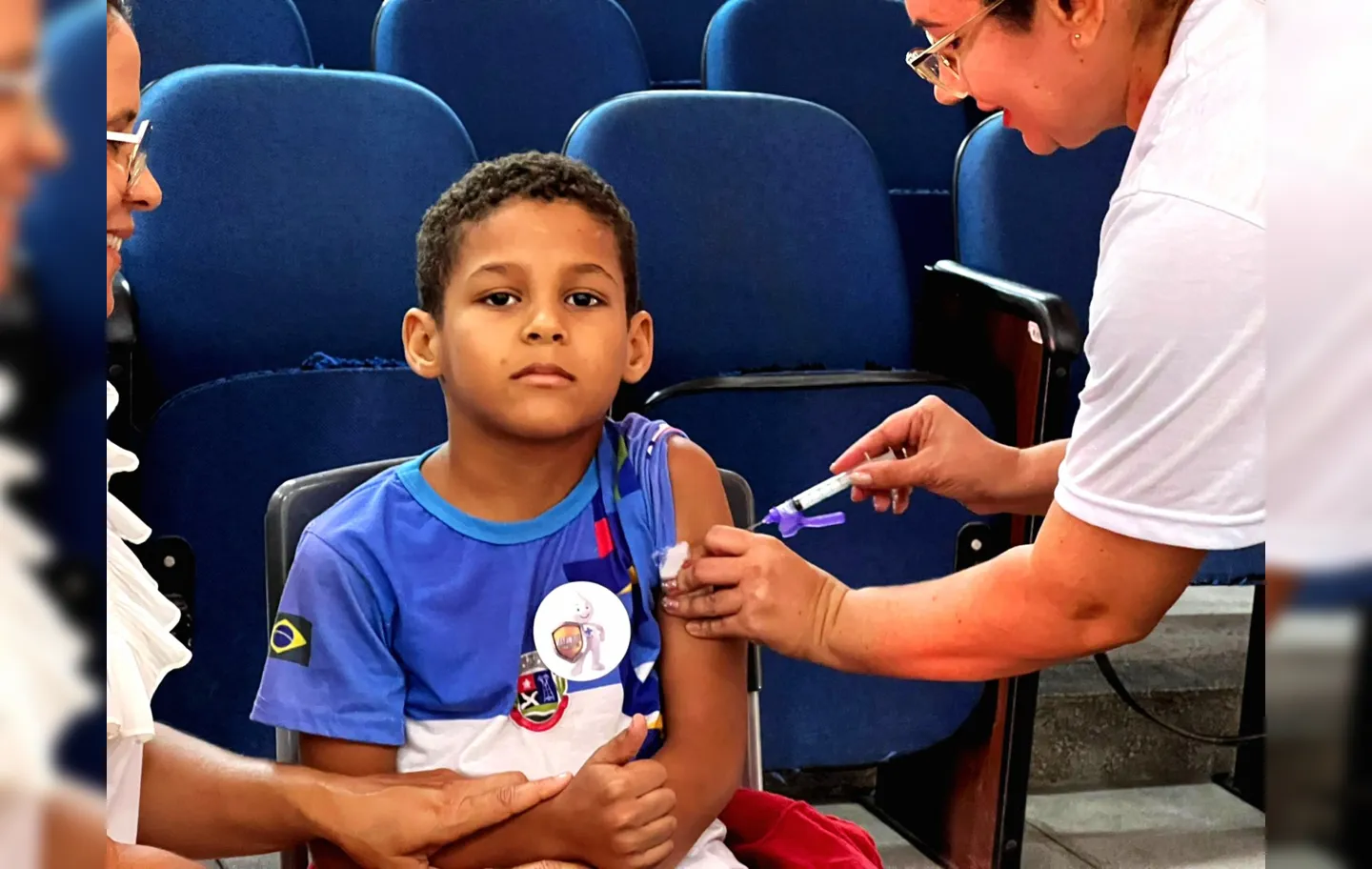 Ao todo, 335 doses de vacinas foram aplicadas nas crianças e adolescentes