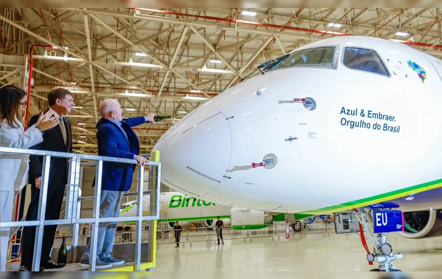 Imagem ilustrativa da imagem Durante visita de Lula, Embraer anuncia investimentos de R$ 2 bilhões