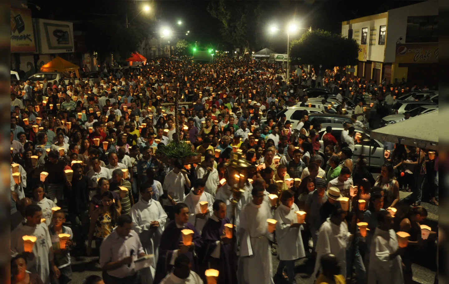 A tradicional Procissão do Fogaréu acontece hoje e mobiliza a comunidade católica da região de Serrinha