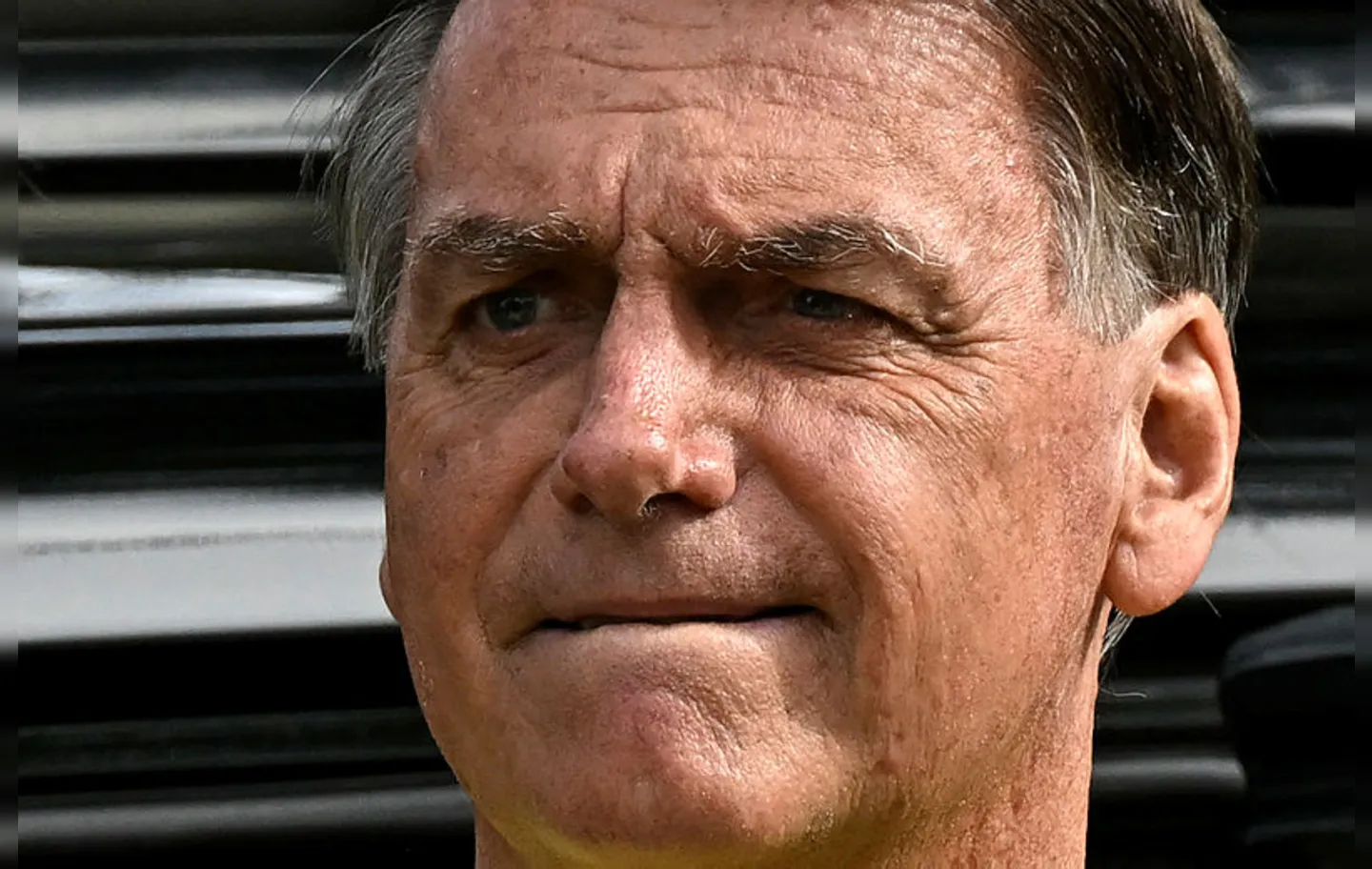 A PF indiciou, além de Bolsonaro, o ex-ajudante de ordens Mauro Cid , o deputado federal Gutemberg Reis (MDB-RJ) e mais 14 pessoas