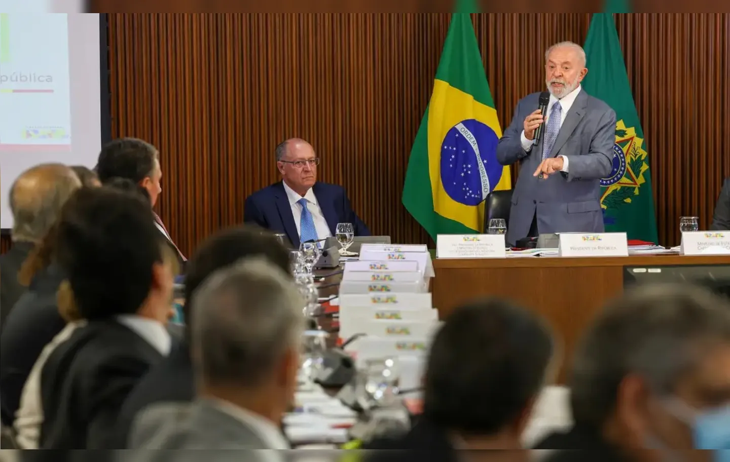 Lula coordenou primeira reunião ministerial de 2024