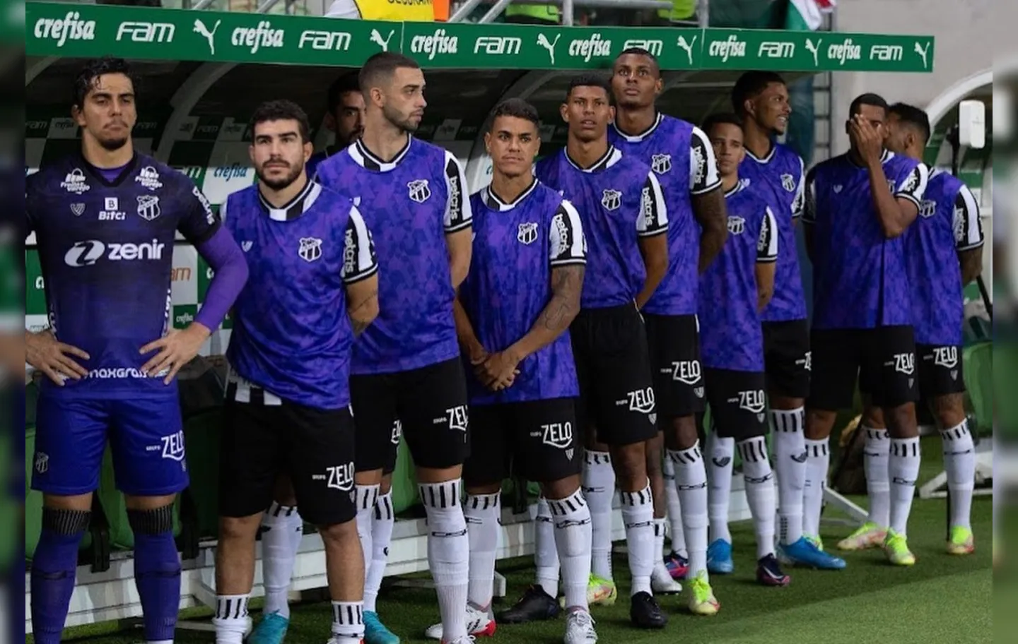 Jogadores do Ceará em jogo contra o Palmeiras, em 2022