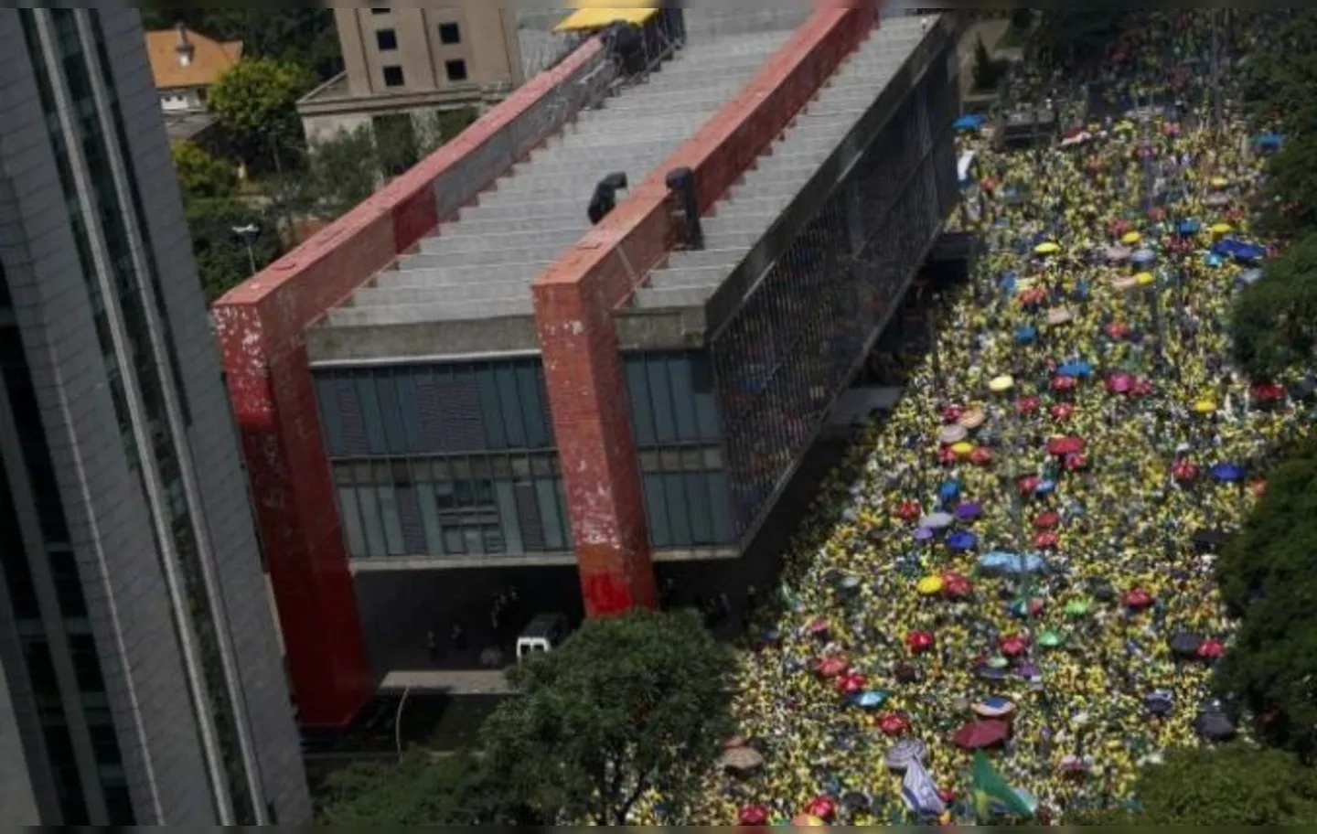 Apoiadores do ex-presidente lotaram a Av. Paulista neste domingo