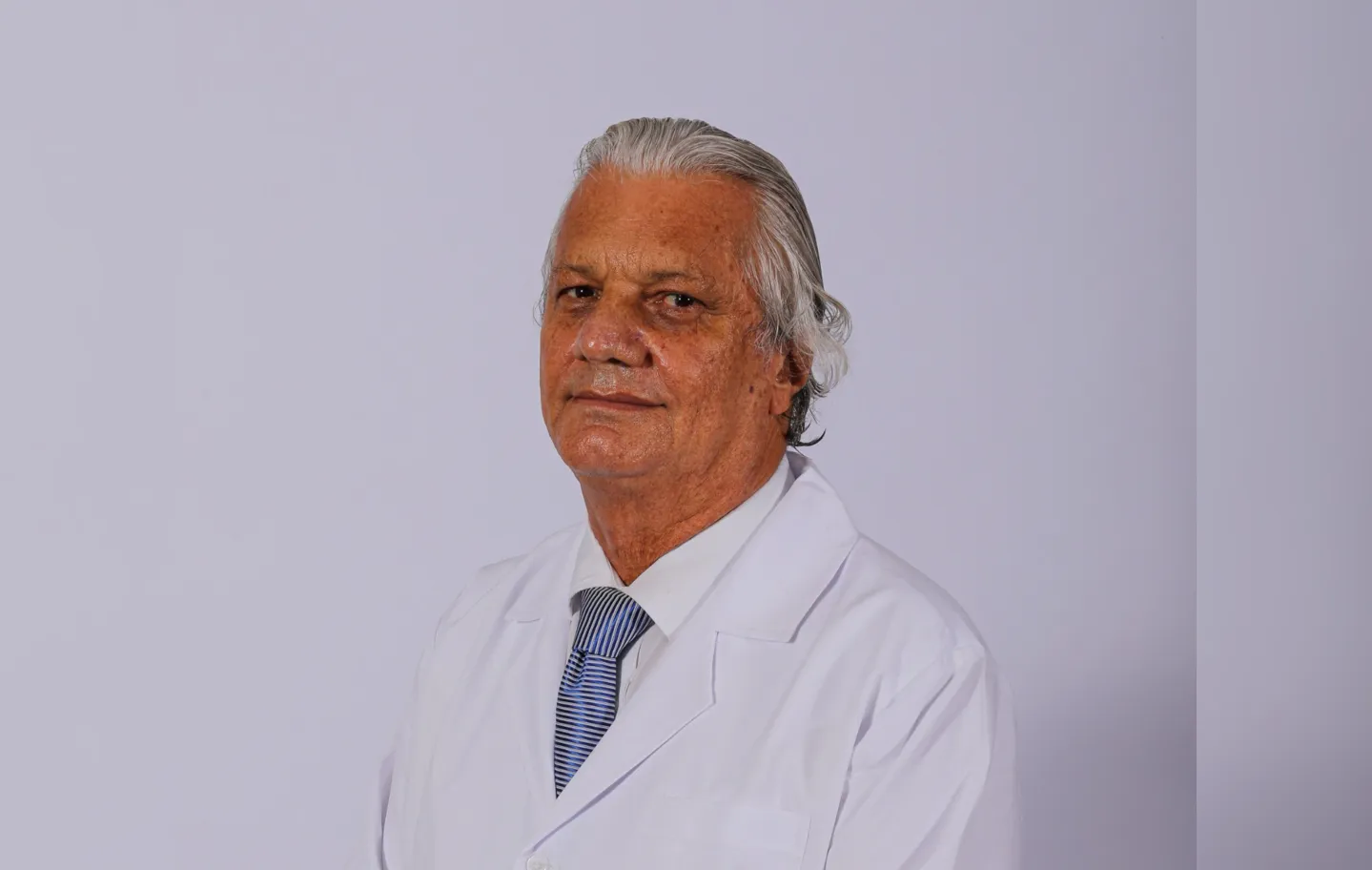 Pneumologista e diretor de Assuntos de Saúde Pública da Associação Bahiana de Medicina (ABM), Guilhardo Fontes
