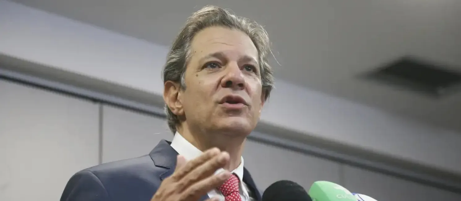 Famílias afetadas pelas enchentes no Rio Grande do Sul poderão receber uma linha de crédito