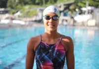 Com apoio da Prefeitura, jovem atleta surge como promessa da natação