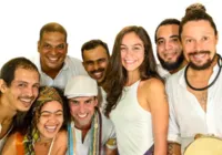 Grupo Rezadêra apresenta show "A roda gira" no Teatro Gamboa