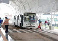 Ônibus da RMS voltam a rodar com destino ao centro de Salvador