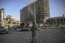 Imagem ilustrativa da imagem Ao menos três civis morrem em bombardeios russos na Ucrânia