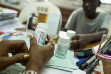 Imagem ilustrativa da imagem Bolsa Família ajudou a reduzir em 41% os casos de AIDS, revela estudo
