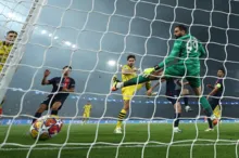 Imagem ilustrativa da imagem Borussia Dortmund vence na visita ao PSG e vai à final da Champions