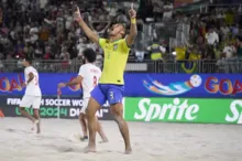 Imagem ilustrativa da imagem Brasil vence Irã e se classifica para final da Copa de Beach Soccer