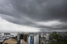 Imagem ilustrativa da imagem Chuva deve diminuir calor em Salvador a partir desta semana