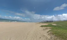 Imagem ilustrativa da imagem Corpo é encontrado na areia de praia em Salvador com mão decepada