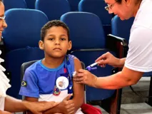 Imagem ilustrativa da imagem Crianças e adolescentes são vacinadas nas escolas de Paulo Afonso
