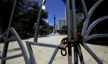 Imagem ilustrativa da imagem Criminosos furtam fios e luminárias da Praça do Campo Grande