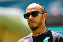 Imagem ilustrativa da imagem De saída da Mercedes, Hamilton lamenta má fase: "Estou farto"