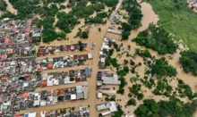 Imagem ilustrativa da imagem Enchentes levam governo do Acre a decretar emergência em saúde pública