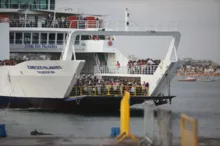 Imagem ilustrativa da imagem Ferry-Boat: passageiros esperam mais de 4 horas em fila para viajar