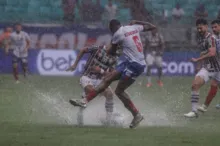 Imagem ilustrativa da imagem Fortes chuvas paralisam jogo entre Bahia e Fluminense, na Fonte Nova